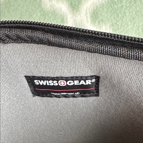 SwissGear Lunar Black and Gray tablet Sleeve case with zipper - Picture 4 of 8